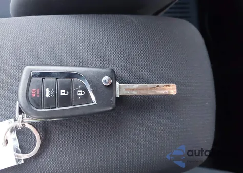 2021 Toyota Corolla Le z USA, uszkodzony, nr VIN JTDEPMAE7MJ131221